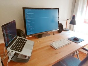 Webentwickler selbstständig – Arbeitsplatz